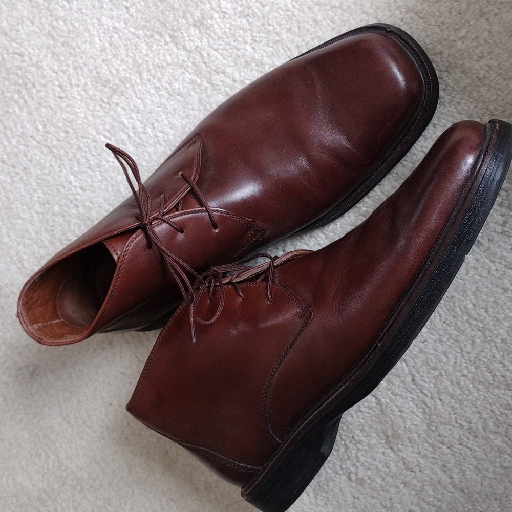 Johnson & Murphy brown leather chukka boots. Size 10